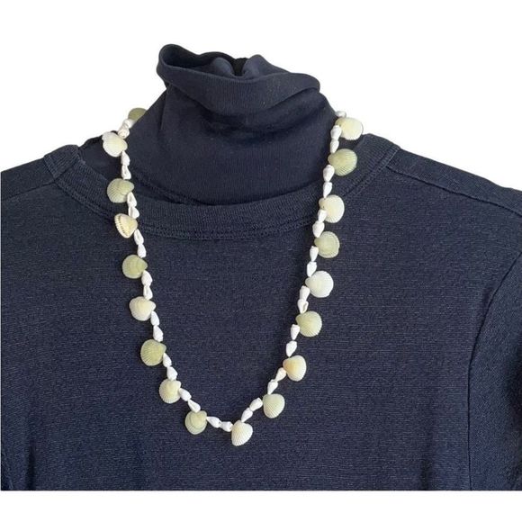 Maui Shell Island Necklace - Picture 5 of 11